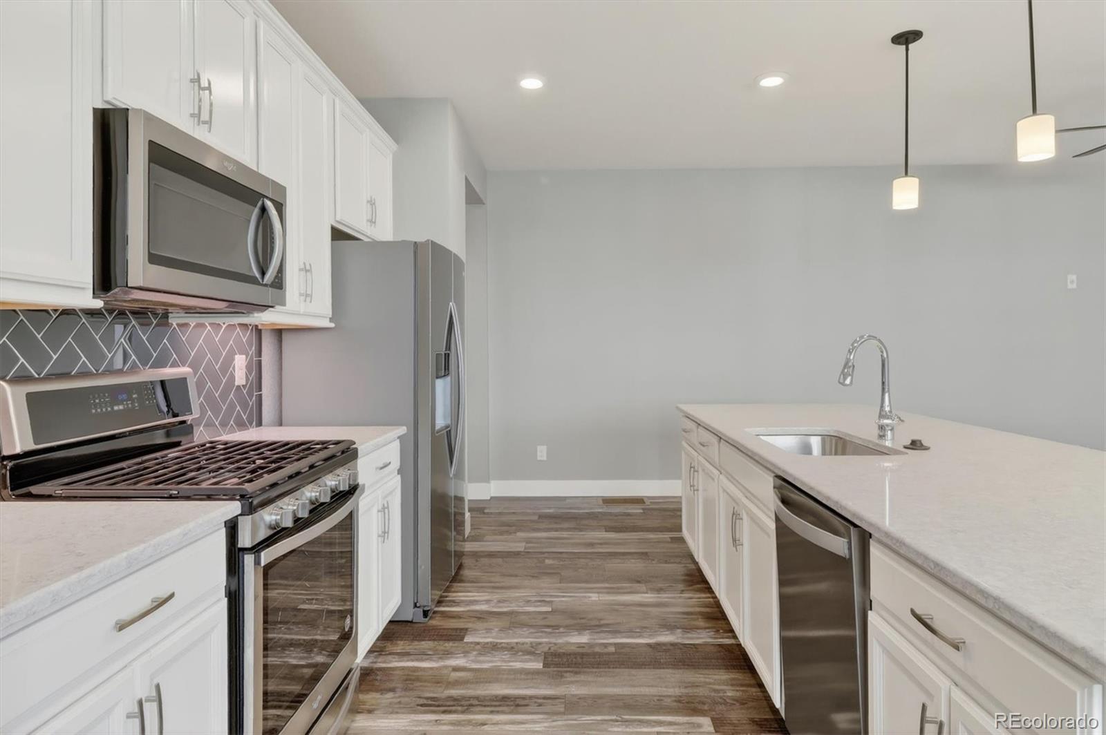 MLS Image #12 for 11390 e 26th avenue,aurora, Colorado