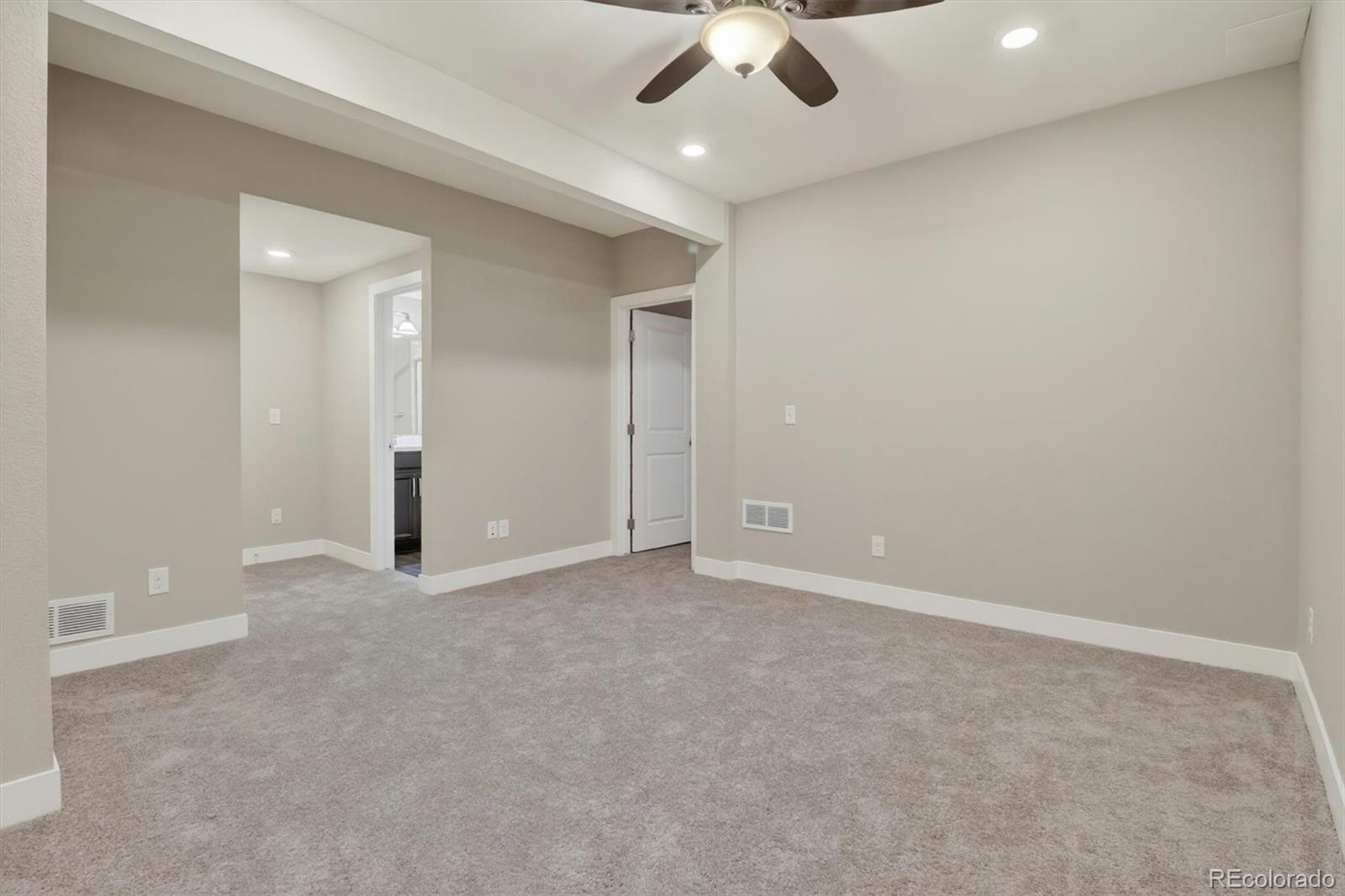 MLS Image #27 for 11390 e 26th avenue,aurora, Colorado