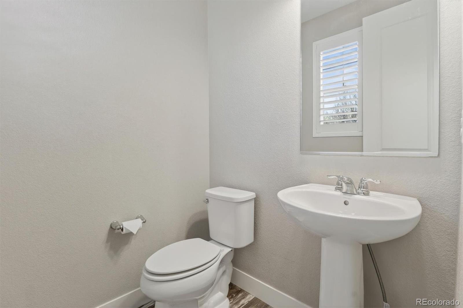 MLS Image #32 for 11390 e 26th avenue,aurora, Colorado