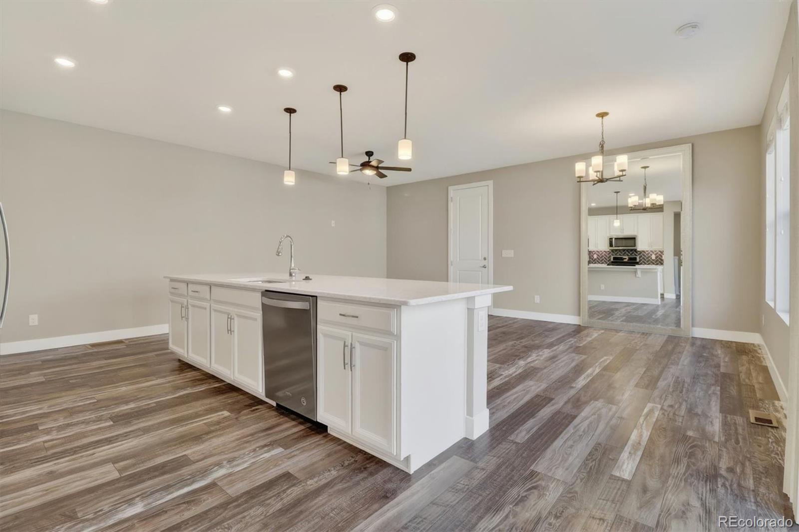 MLS Image #5 for 11390 e 26th avenue,aurora, Colorado