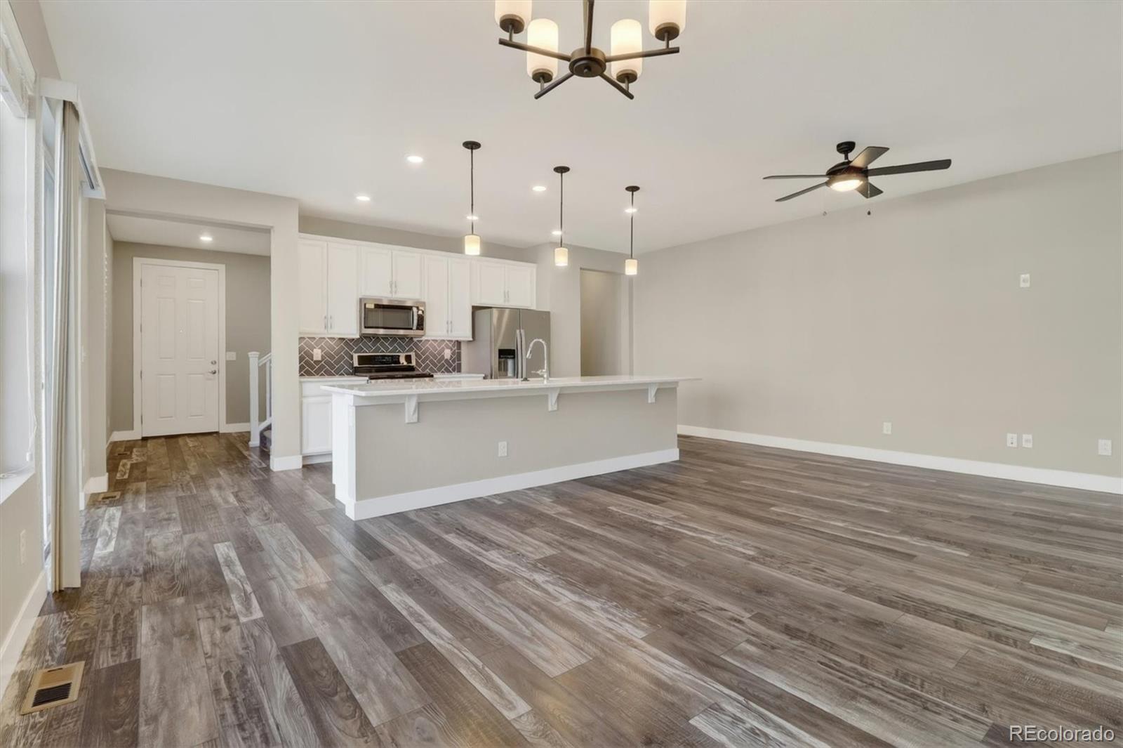 MLS Image #7 for 11390 e 26th avenue,aurora, Colorado