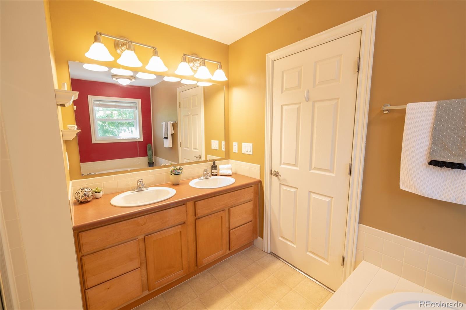 MLS Image #11 for 4395 e jewell ,denver, Colorado