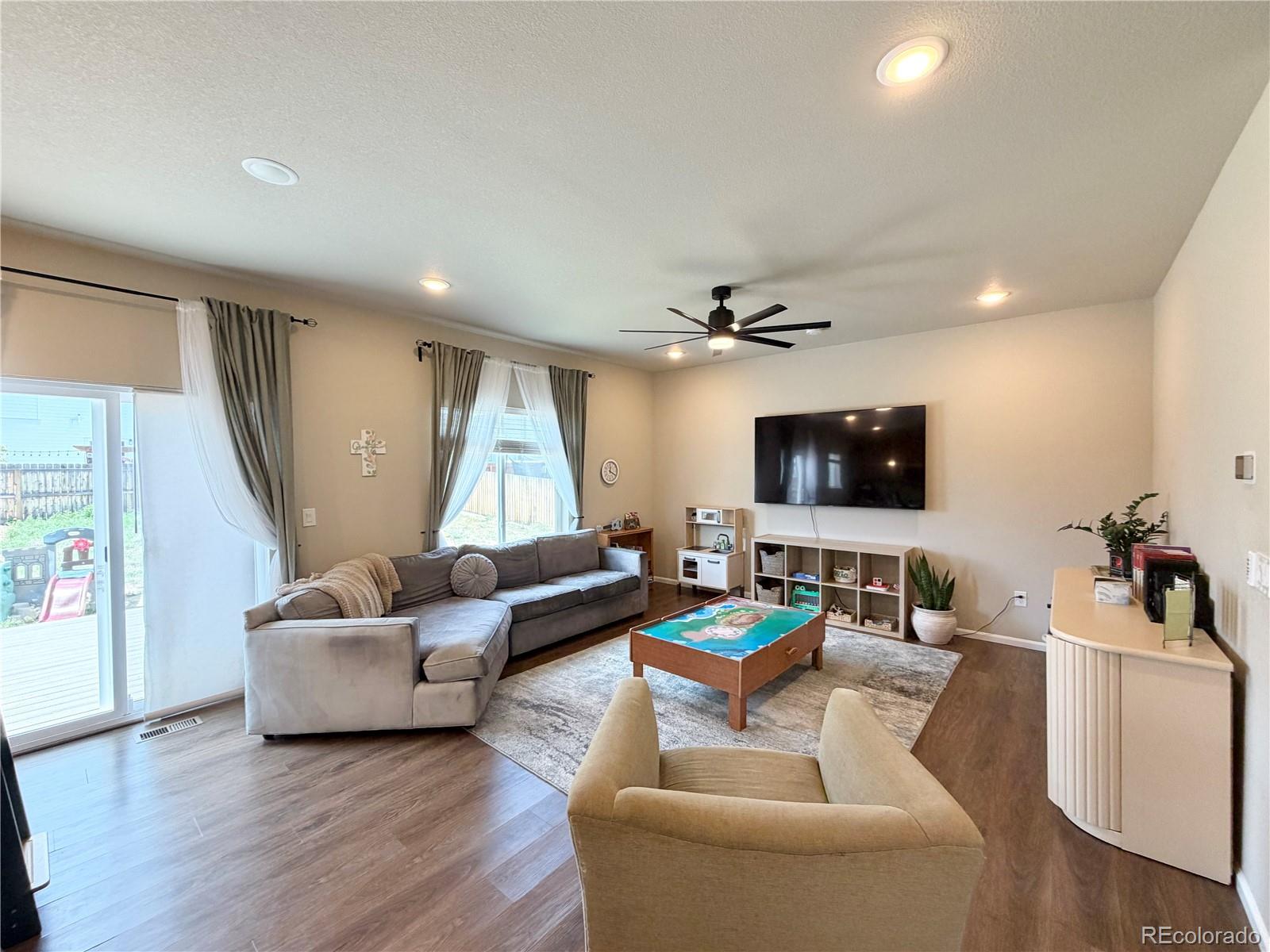 MLS Image #10 for 10710  rolling peaks drive,peyton, Colorado