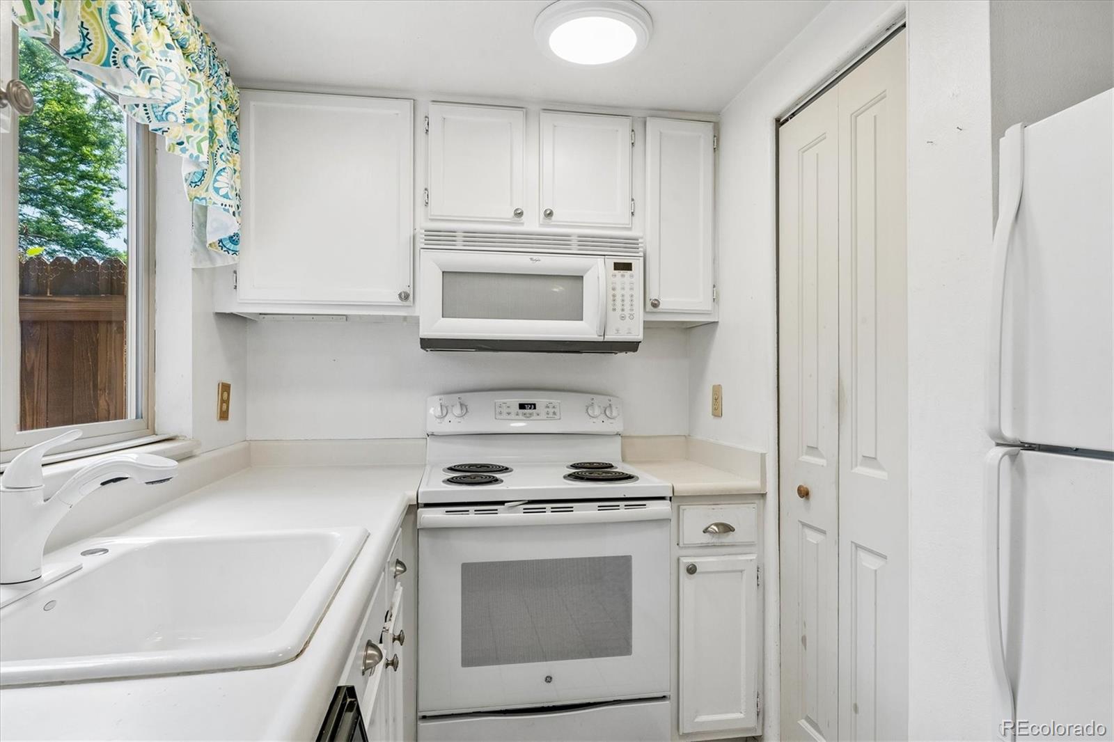 MLS Image #6 for 5951 s willow way,greenwood village, Colorado