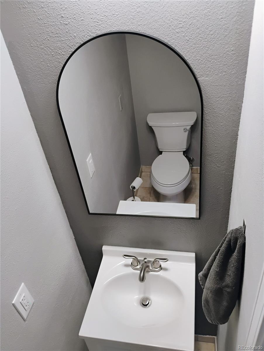 MLS Image #1 for 14232 e hawaii circle,aurora, Colorado