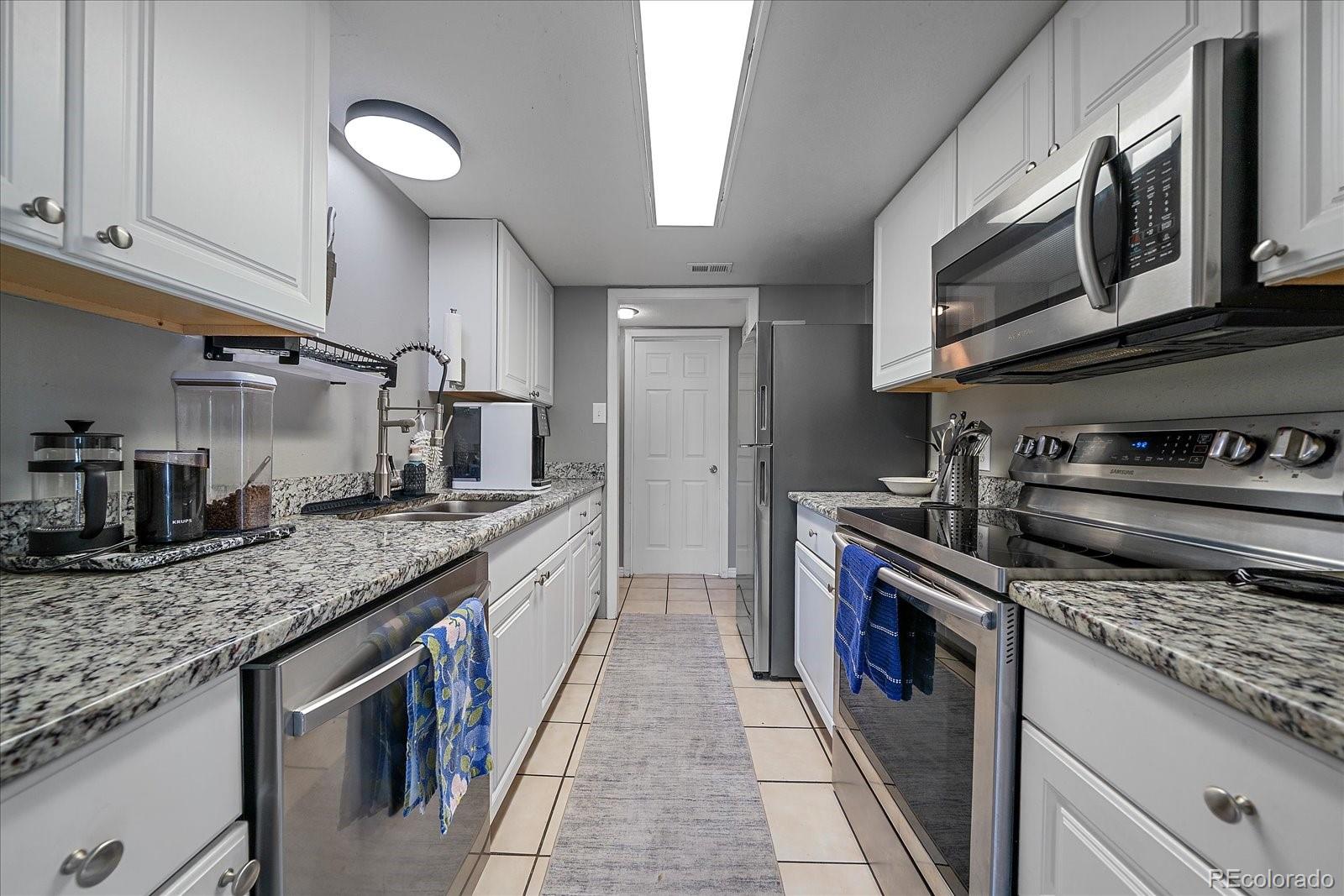 MLS Image #11 for 2525 s dayton way,denver, Colorado