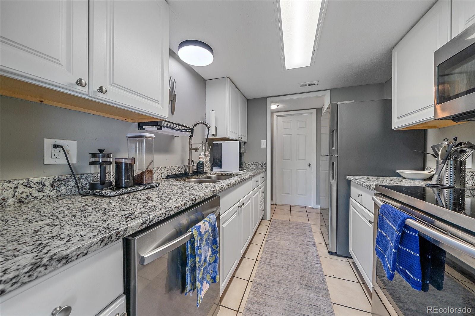 MLS Image #13 for 2525 s dayton way,denver, Colorado
