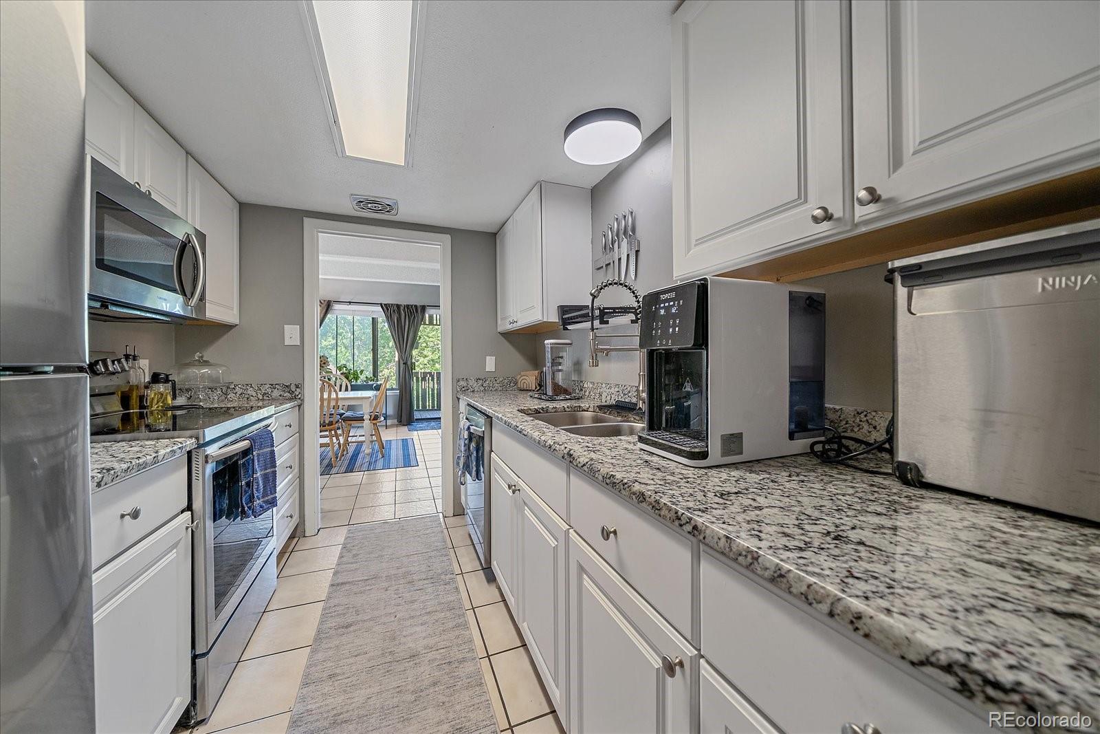 MLS Image #14 for 2525 s dayton way,denver, Colorado