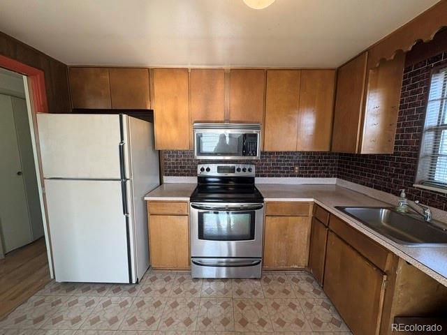 MLS Image #11 for 1461  phillips drive,denver, Colorado