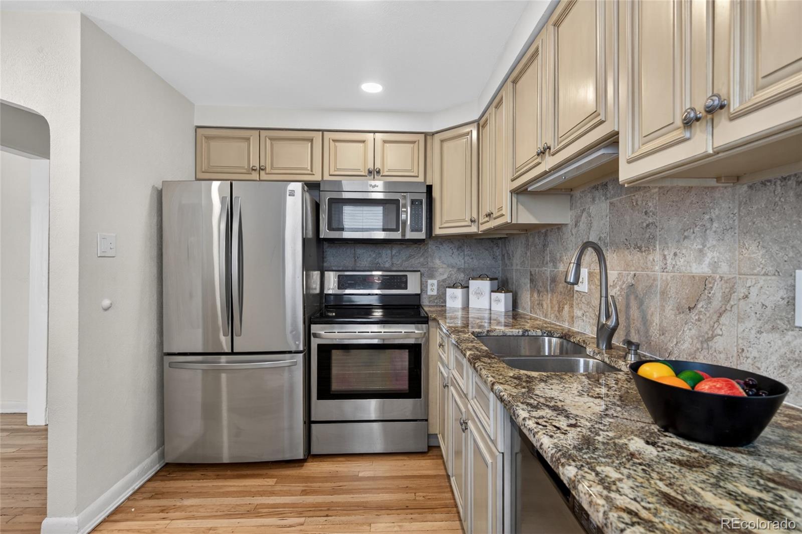MLS Image #18 for 1380  poplar street,denver, Colorado