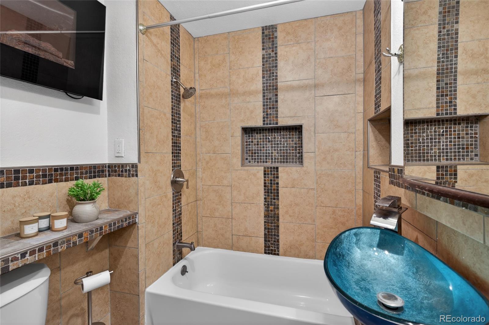 MLS Image #23 for 1380  poplar street,denver, Colorado