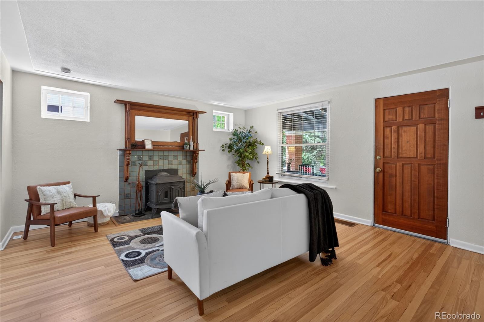 MLS Image #8 for 1380  poplar street,denver, Colorado