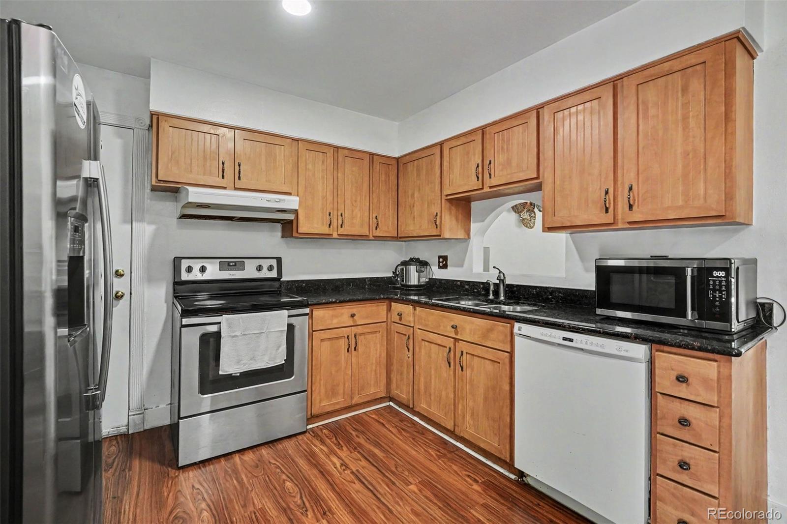 MLS Image #8 for 11239 e center avenue,aurora, Colorado