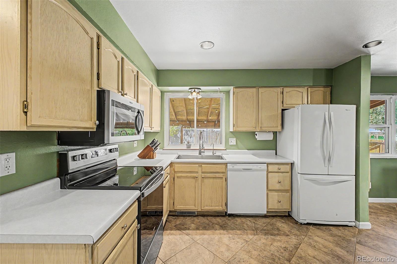 MLS Image #14 for 2405 s granby way,aurora, Colorado