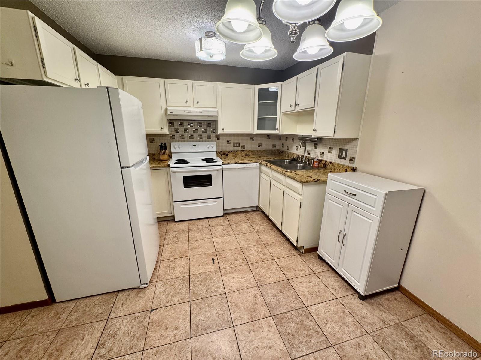MLS Image #3 for 585 s alton way,denver, Colorado