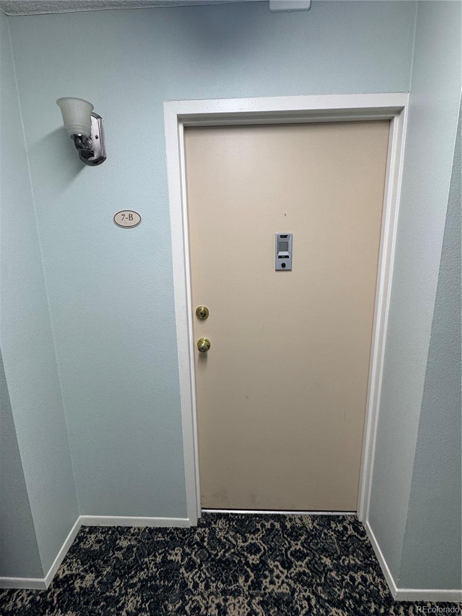 MLS Image #5 for 585 s alton way,denver, Colorado