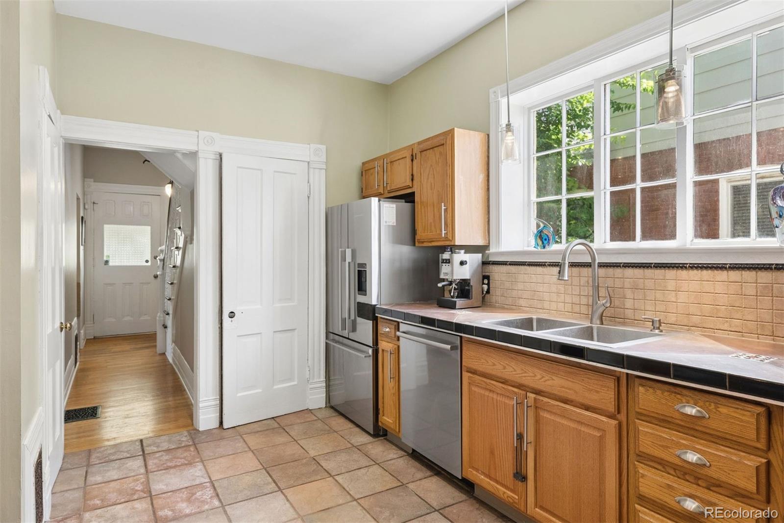 MLS Image #10 for 569 s sherman street,denver, Colorado