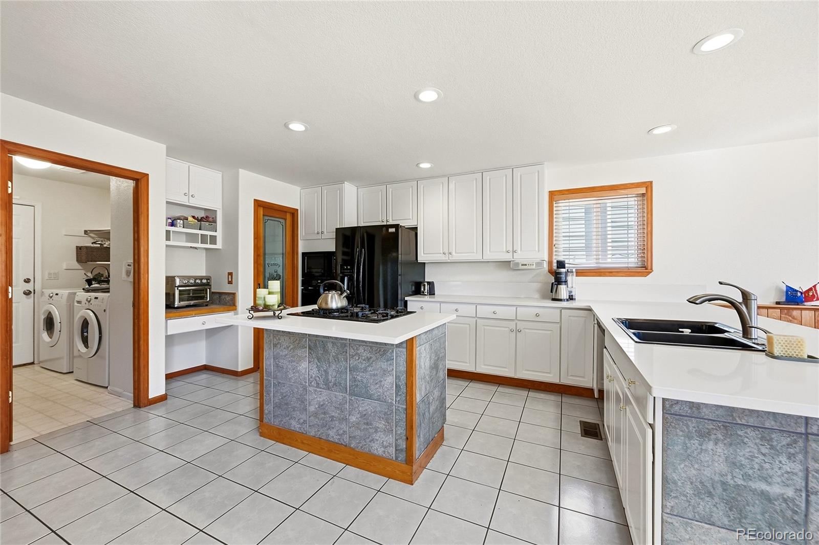 MLS Image #18 for 11285 w coal mine drive,littleton, Colorado