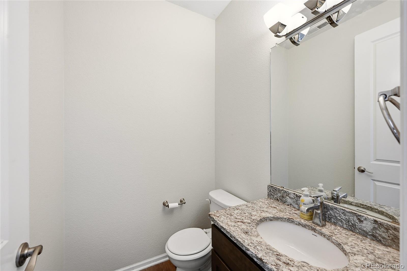 MLS Image #14 for 9645  bellaire lane,denver, Colorado