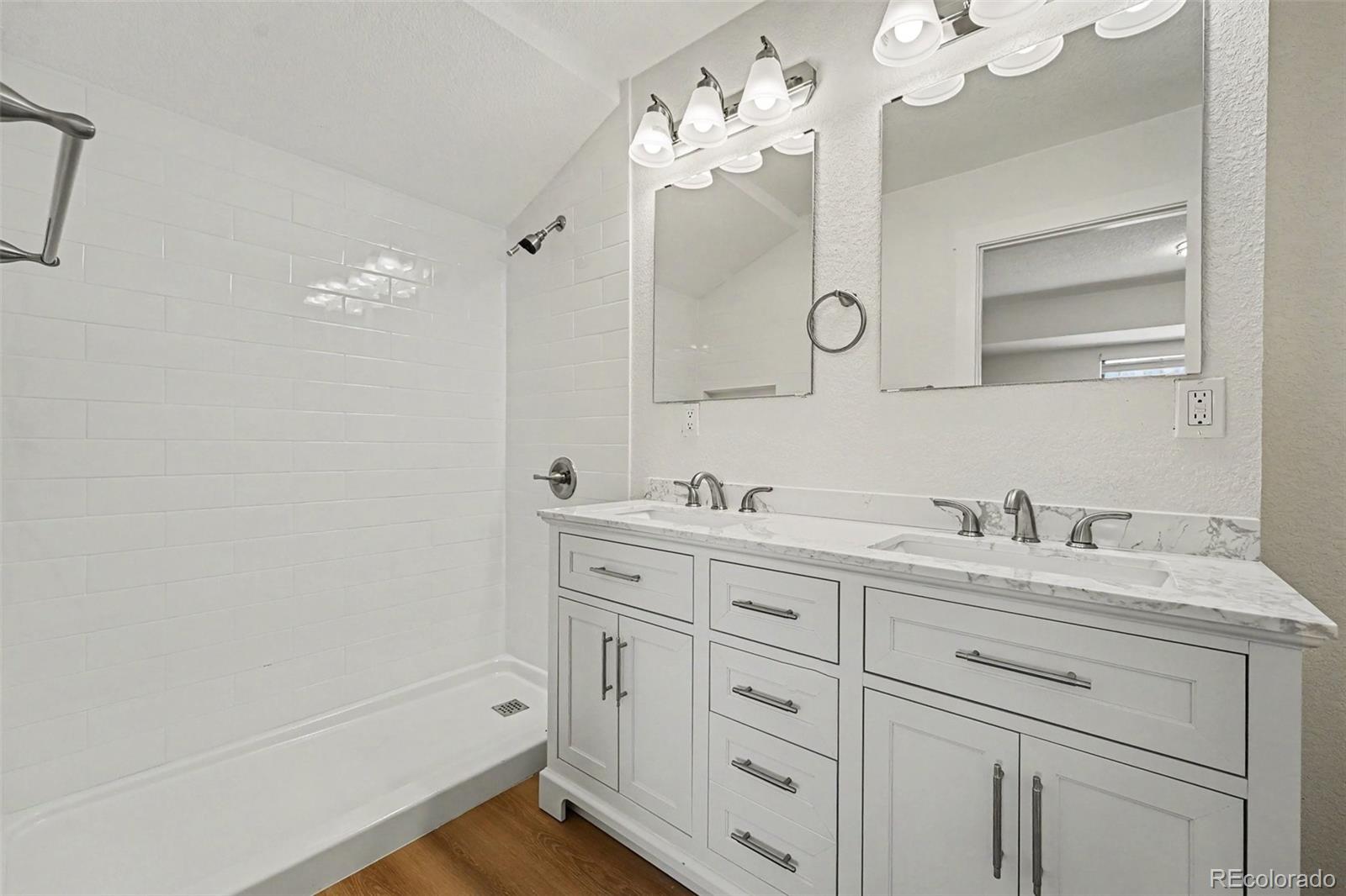 MLS Image #10 for 106  yank way,denver, Colorado