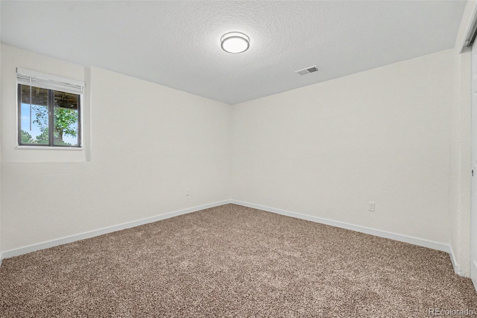 MLS Image #14 for 106  yank way,denver, Colorado