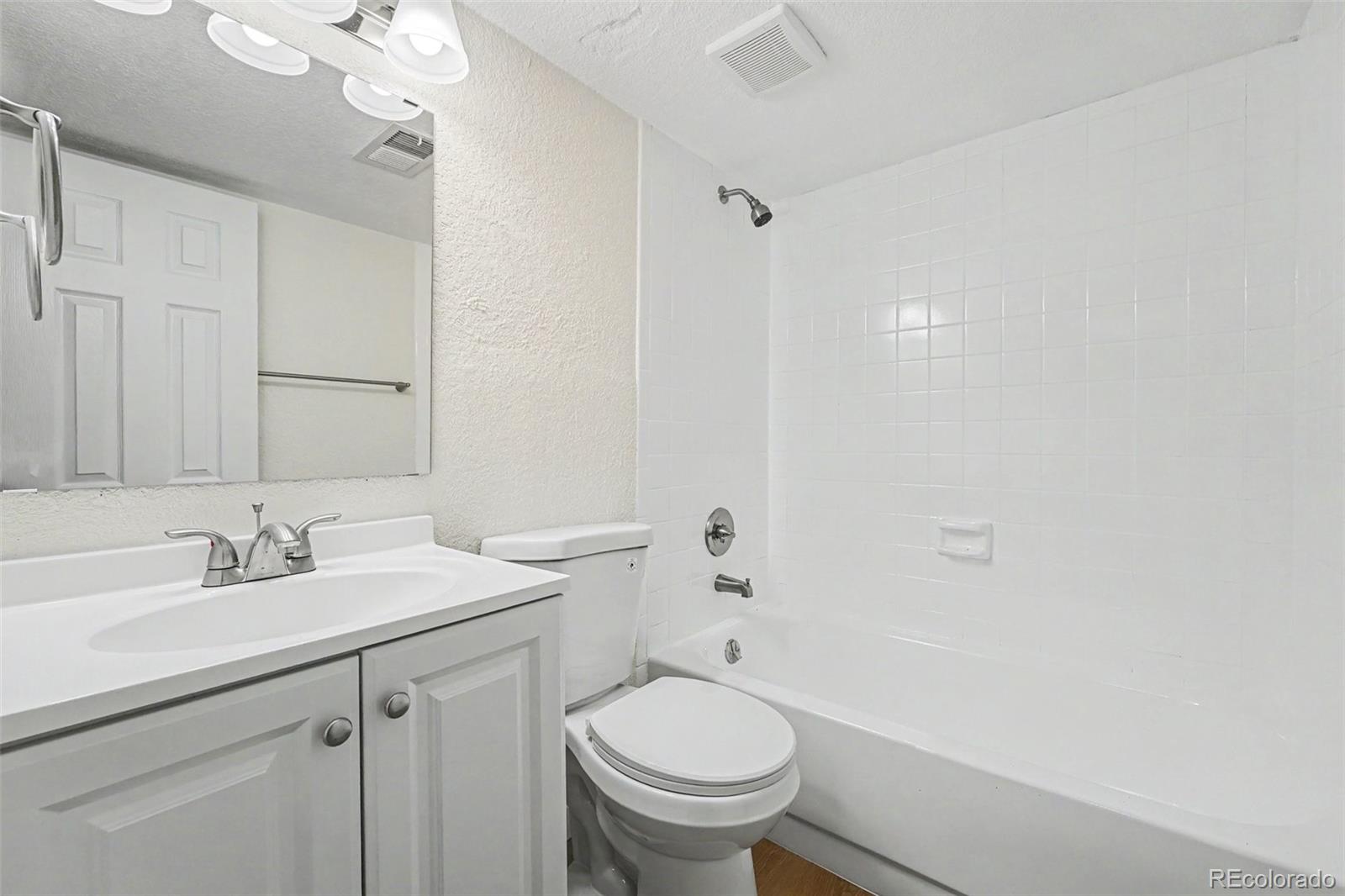 MLS Image #16 for 106  yank way,denver, Colorado