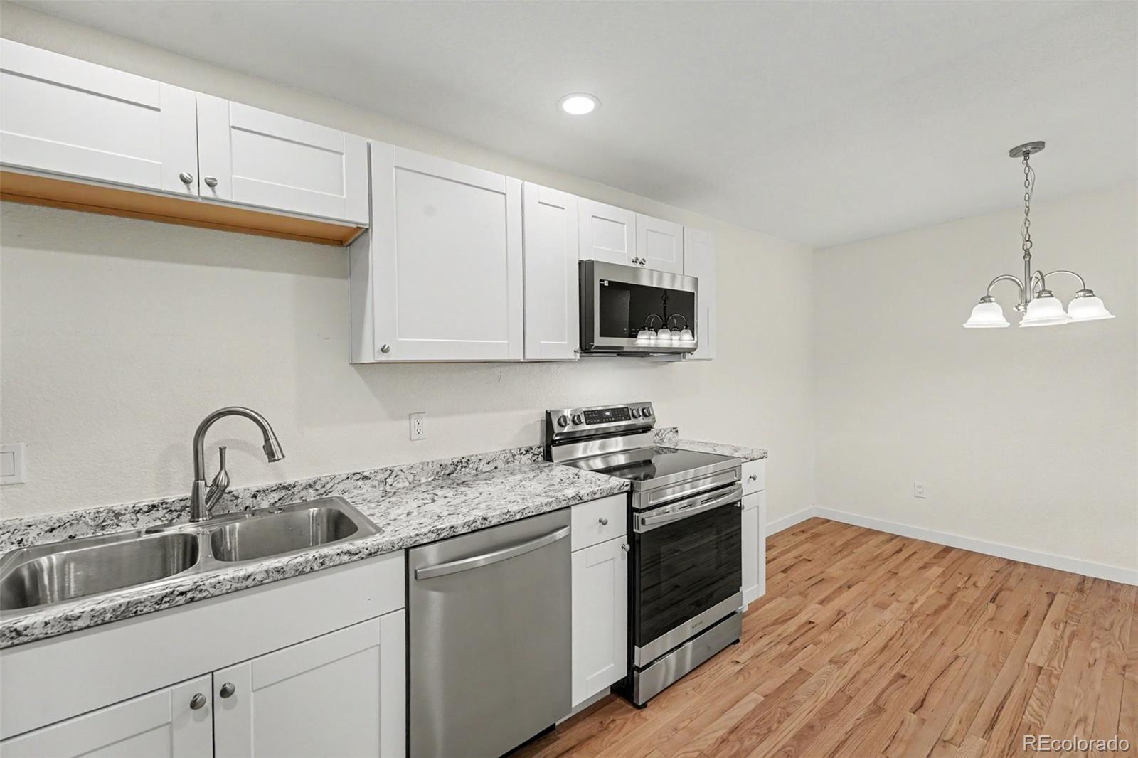 MLS Image #7 for 106  yank way,denver, Colorado