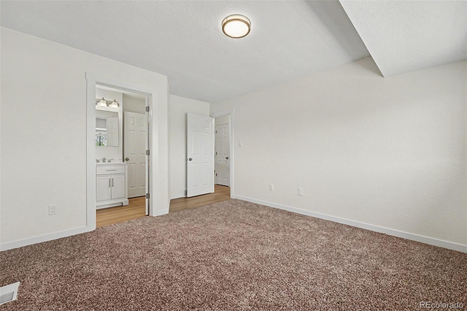 MLS Image #9 for 106  yank way,denver, Colorado