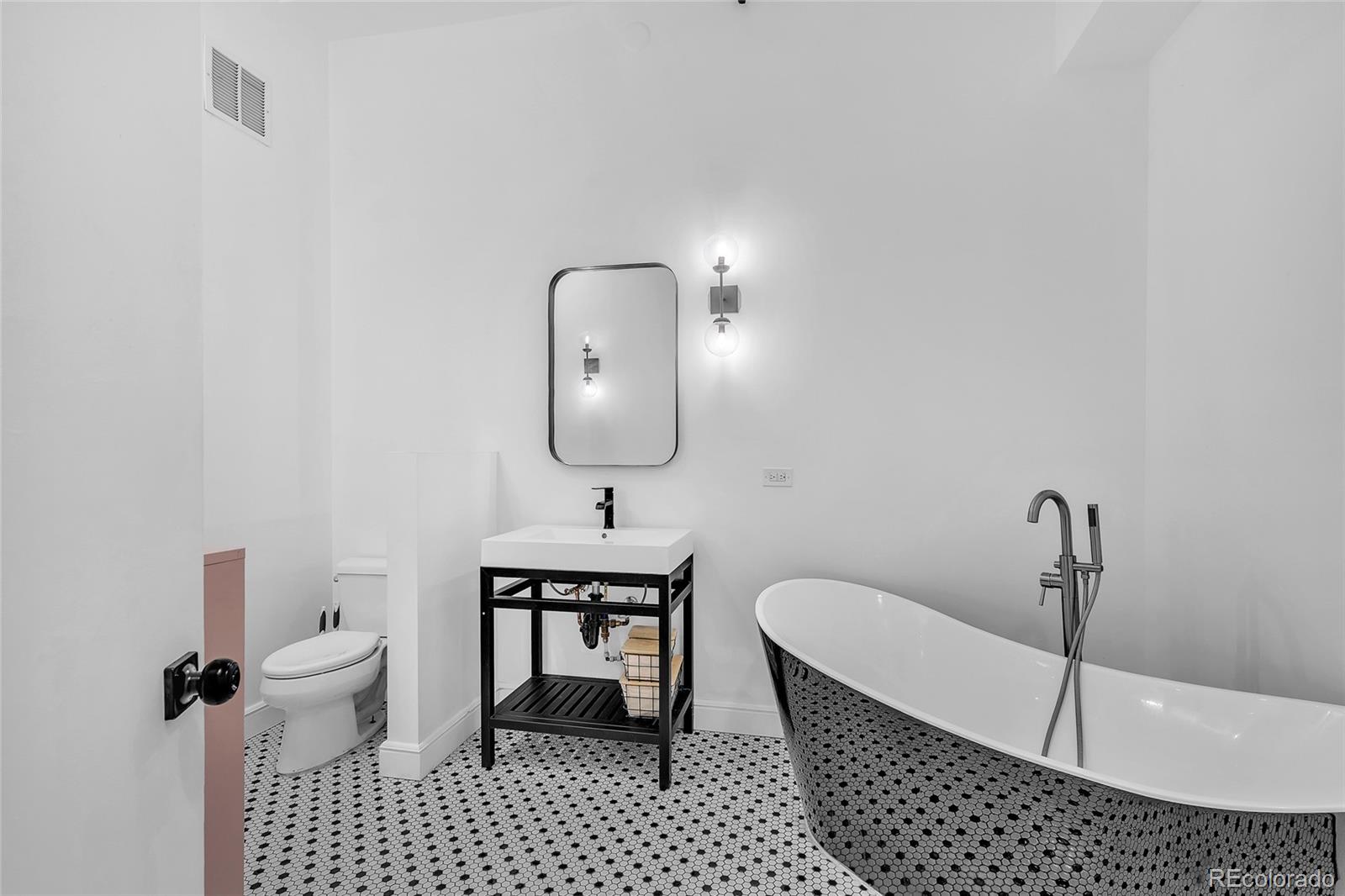 MLS Image #11 for 800 w 8th avenue,denver, Colorado