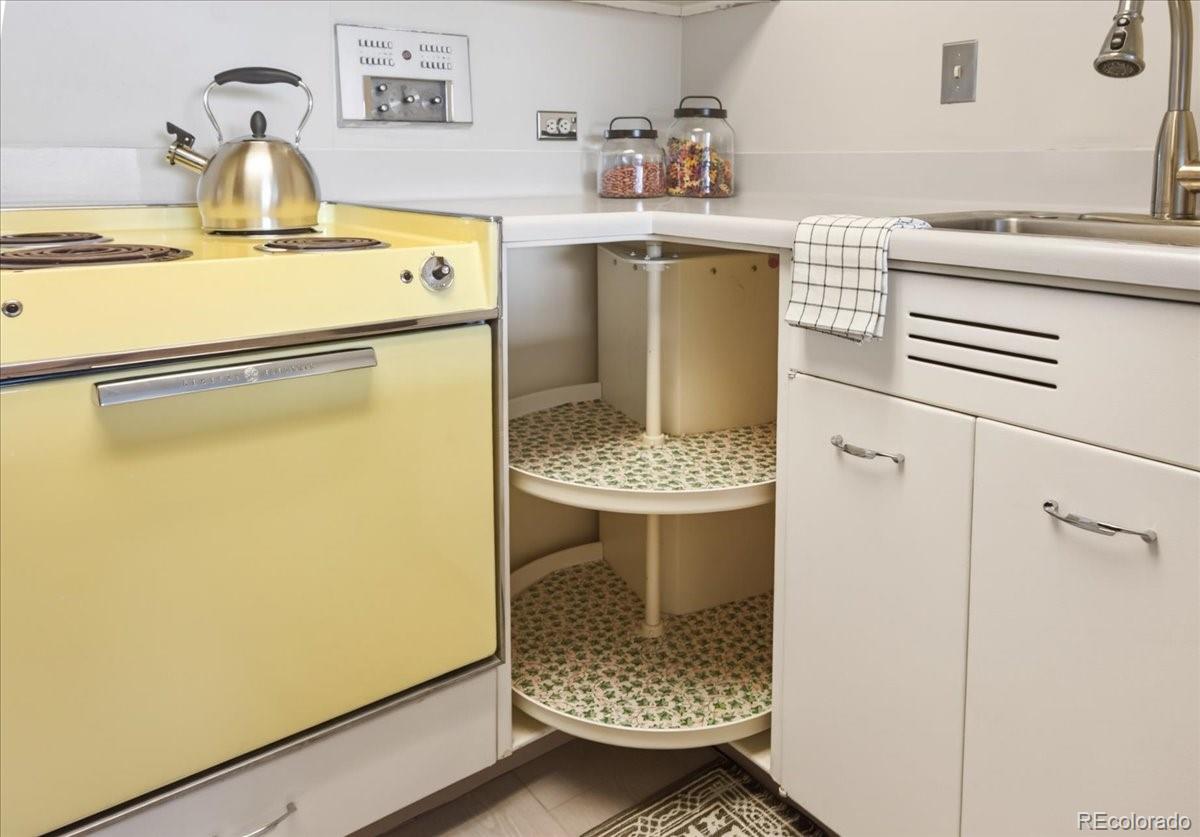 MLS Image #8 for 888 n logan street 10d,denver, Colorado