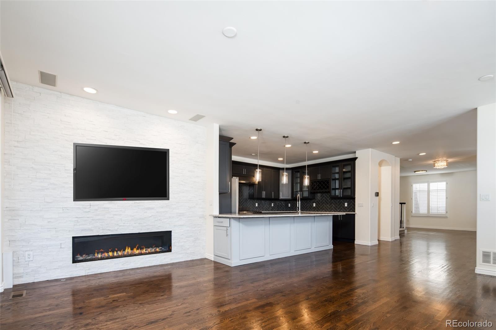 MLS Image #14 for 335 n josephine street,denver, Colorado