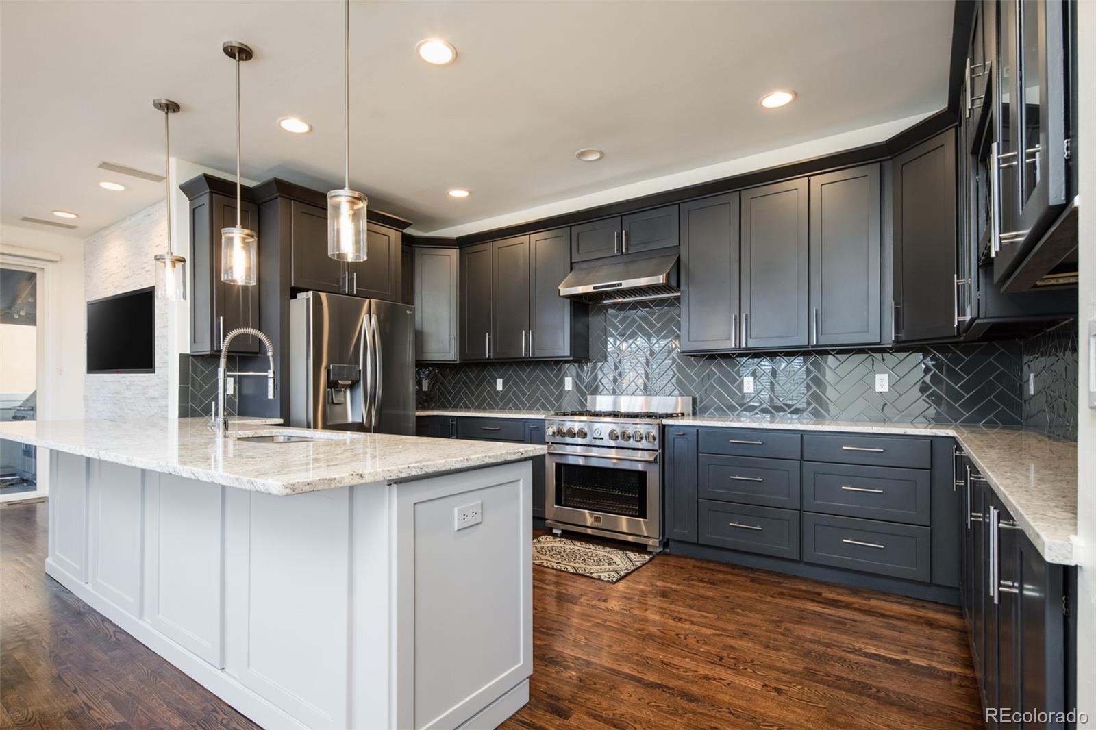 MLS Image #7 for 335 n josephine street,denver, Colorado
