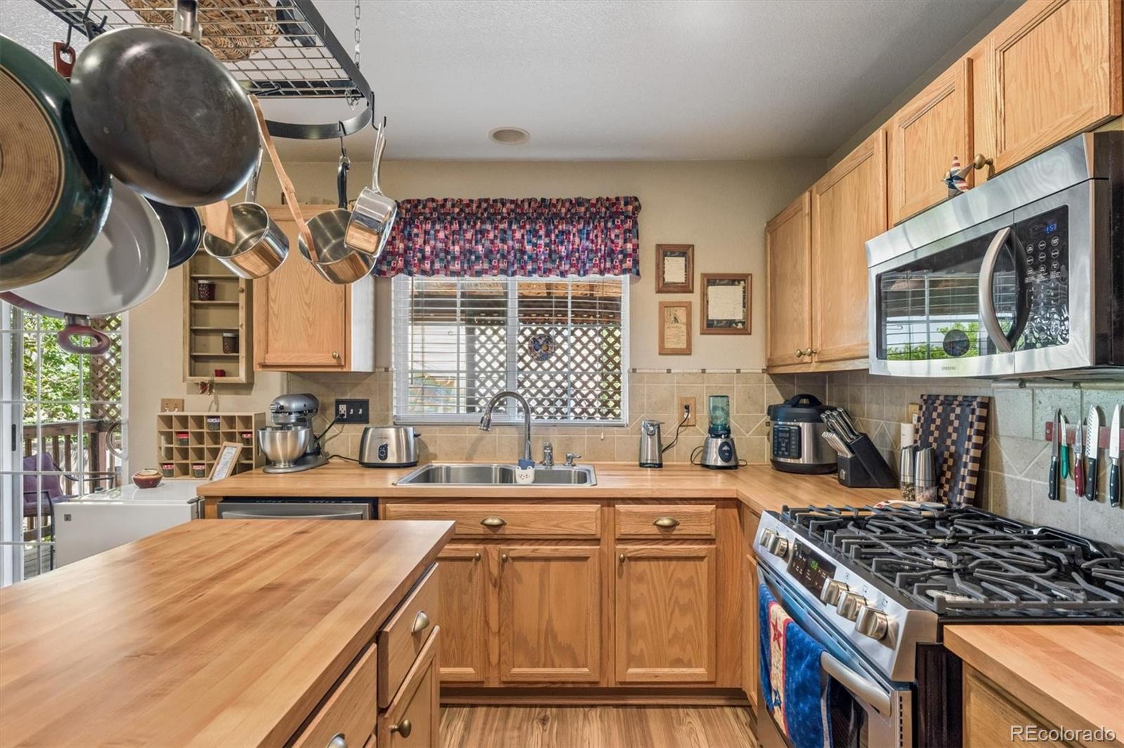 MLS Image #11 for 10140  fairfax court,denver, Colorado