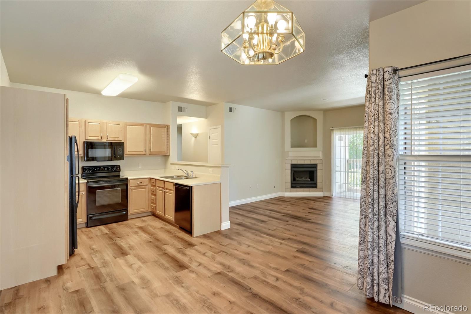MLS Image #4 for 10096 e carolina place,aurora, Colorado
