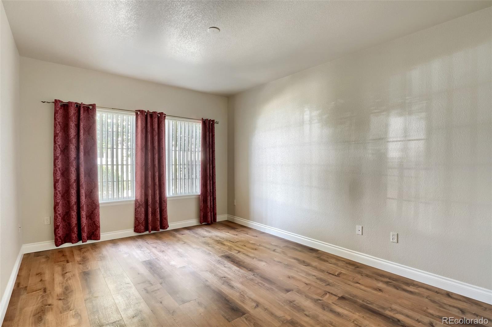 MLS Image #5 for 10096 e carolina place,aurora, Colorado