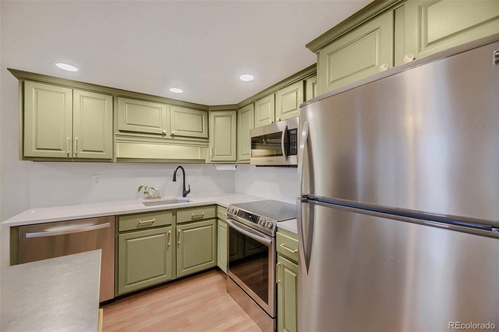 MLS Image #10 for 1909 s kipling street a,lakewood, Colorado