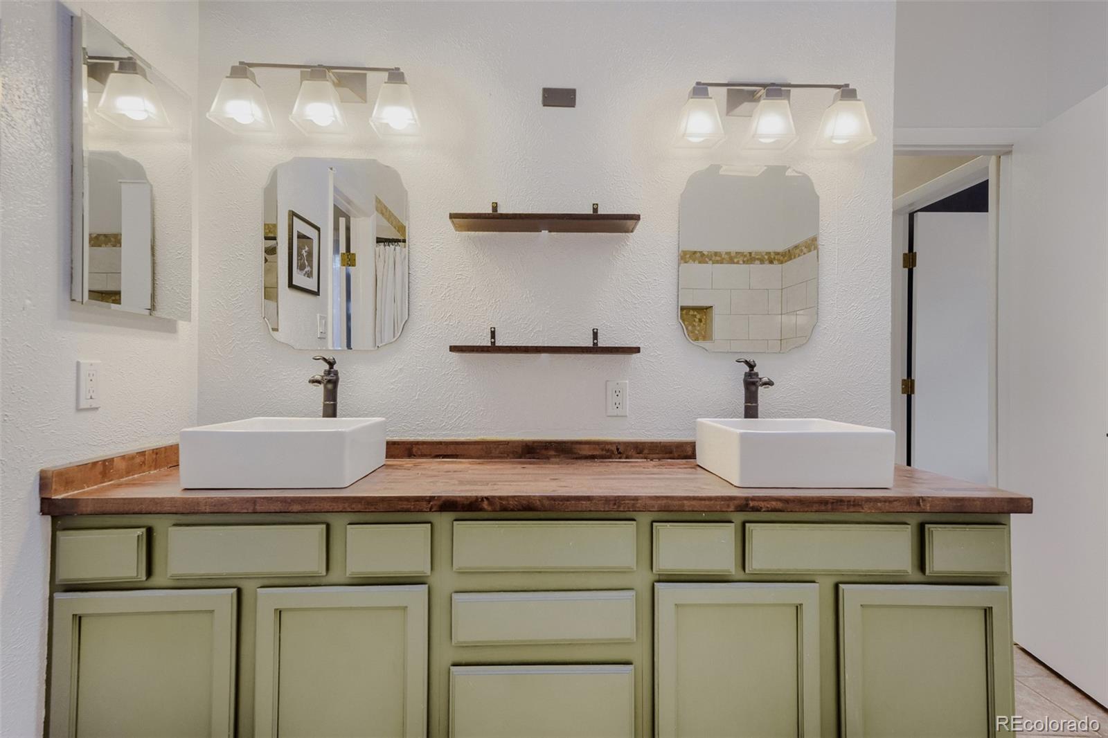 MLS Image #18 for 1909 s kipling street a,lakewood, Colorado