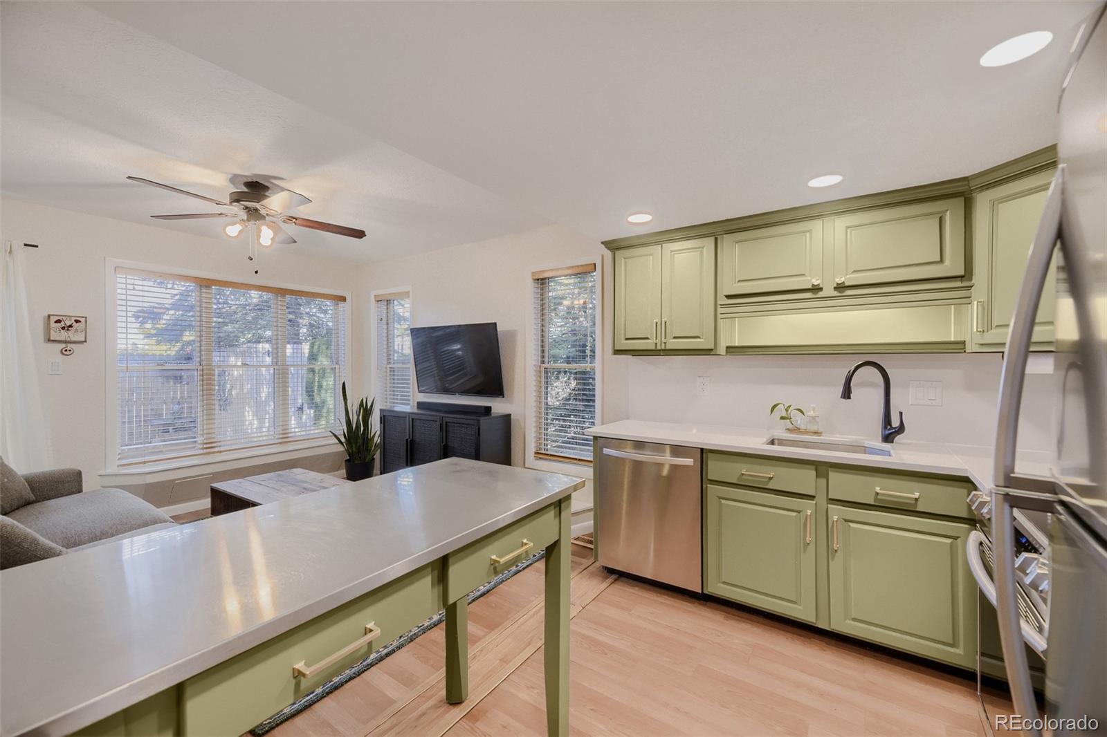 MLS Image #9 for 1909 s kipling street a,lakewood, Colorado