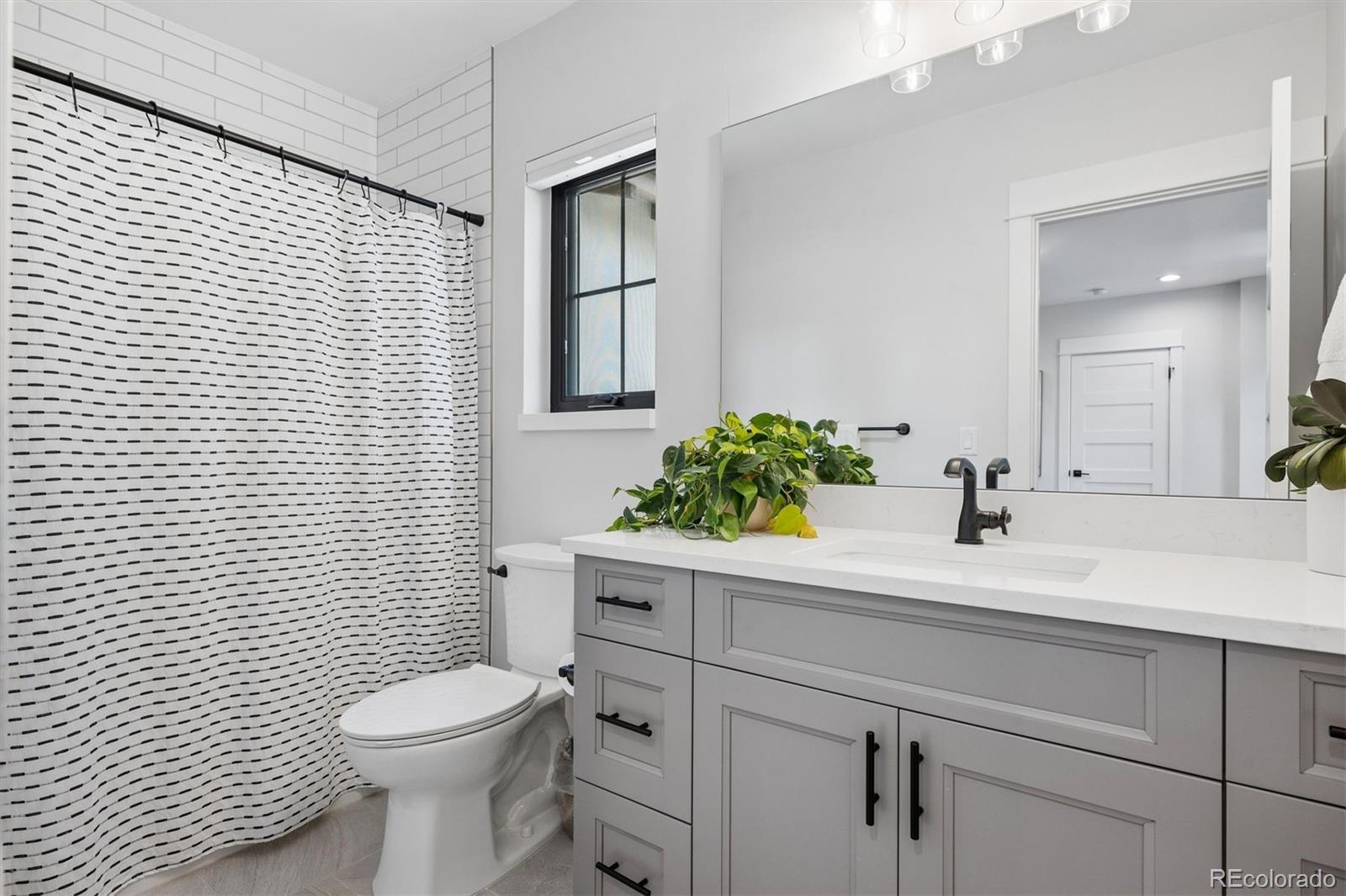 MLS Image #25 for 516 s high street,denver, Colorado