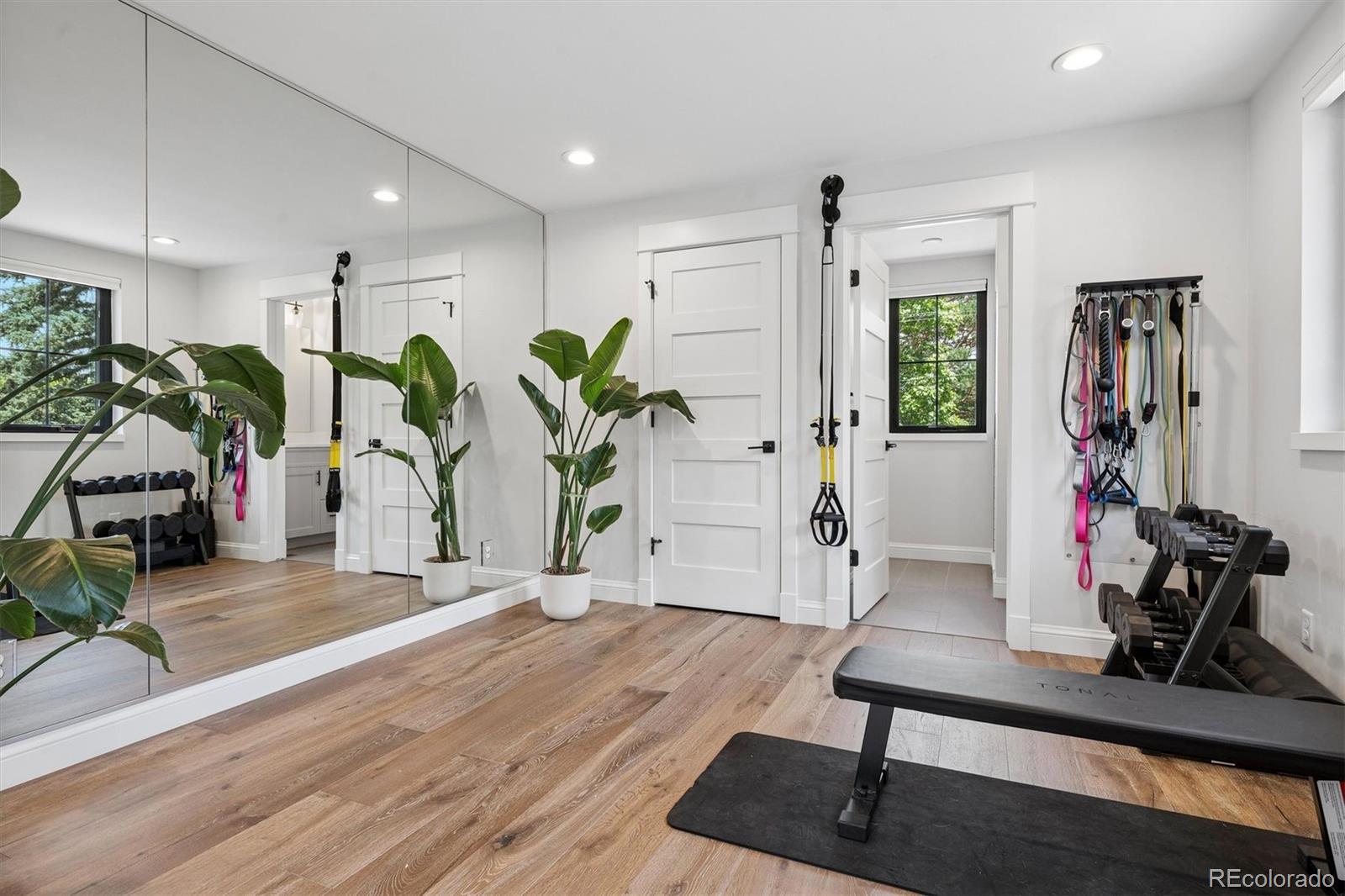 MLS Image #29 for 516 s high street,denver, Colorado