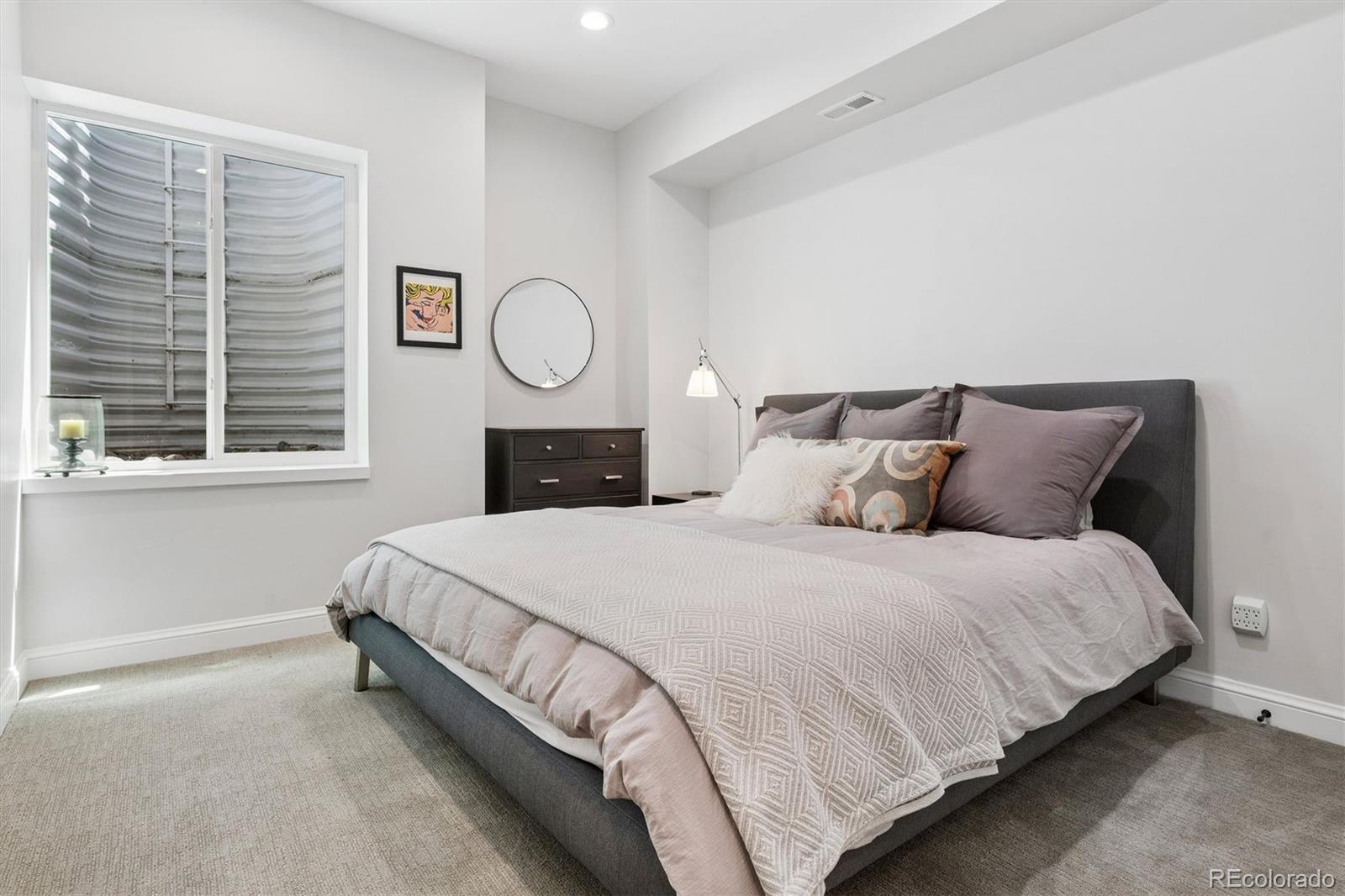 MLS Image #39 for 516 s high street,denver, Colorado