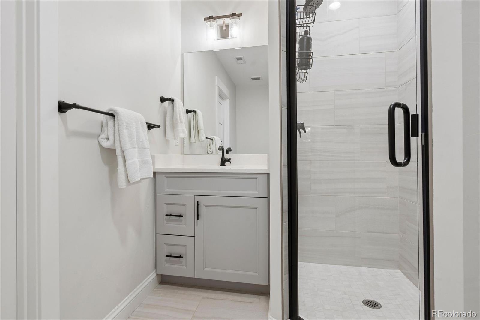 MLS Image #40 for 516 s high street,denver, Colorado