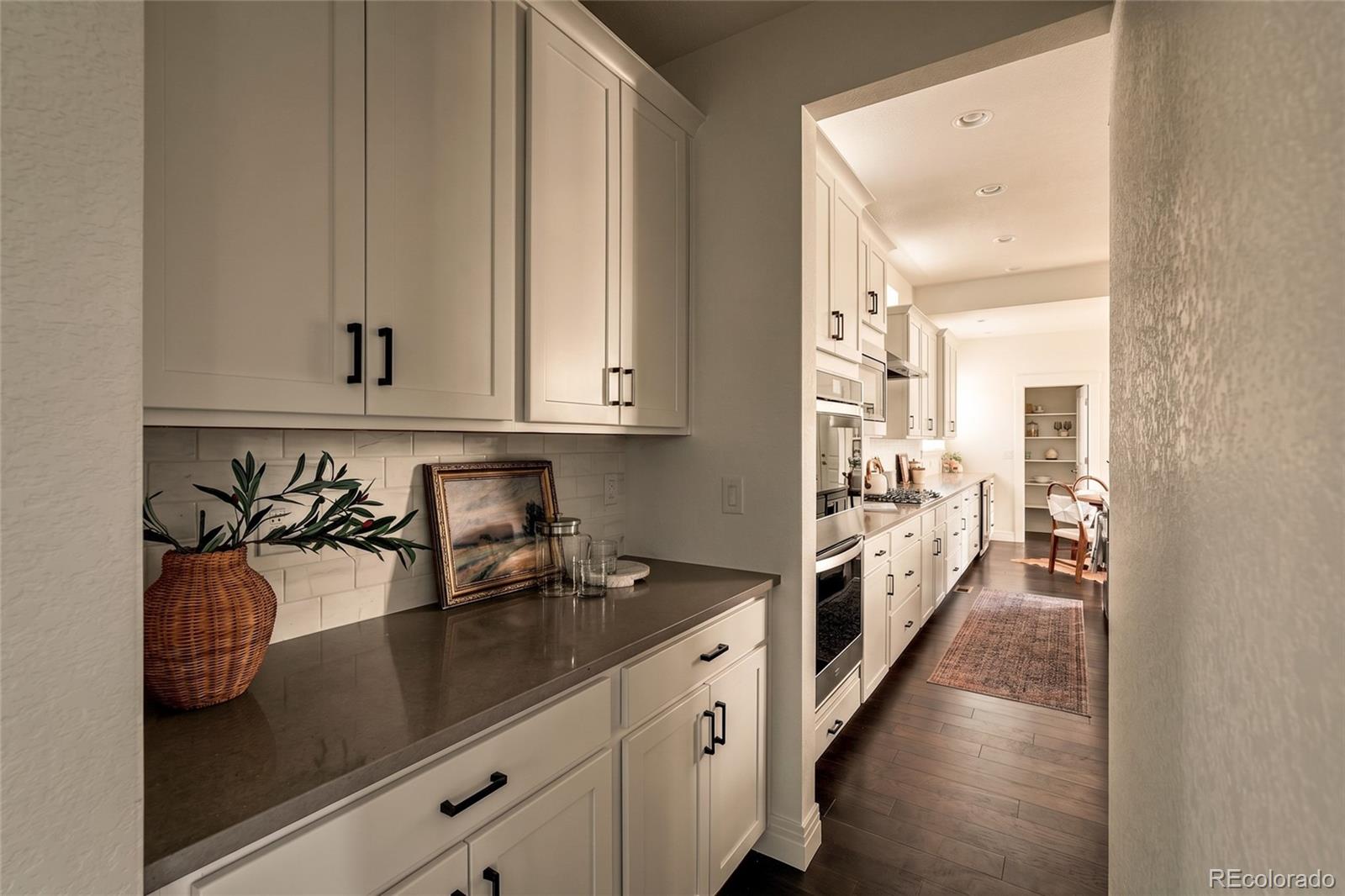 MLS Image #8 for 10174 e 59th avenue,denver, Colorado
