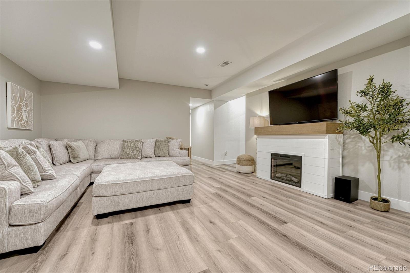 MLS Image #15 for 7843  plateau creek lane,littleton, Colorado