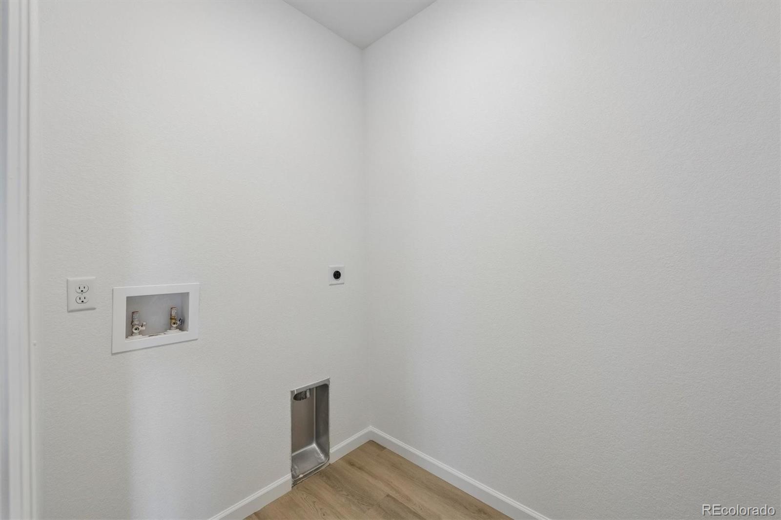 MLS Image #15 for 24171 e 30th place,aurora, Colorado