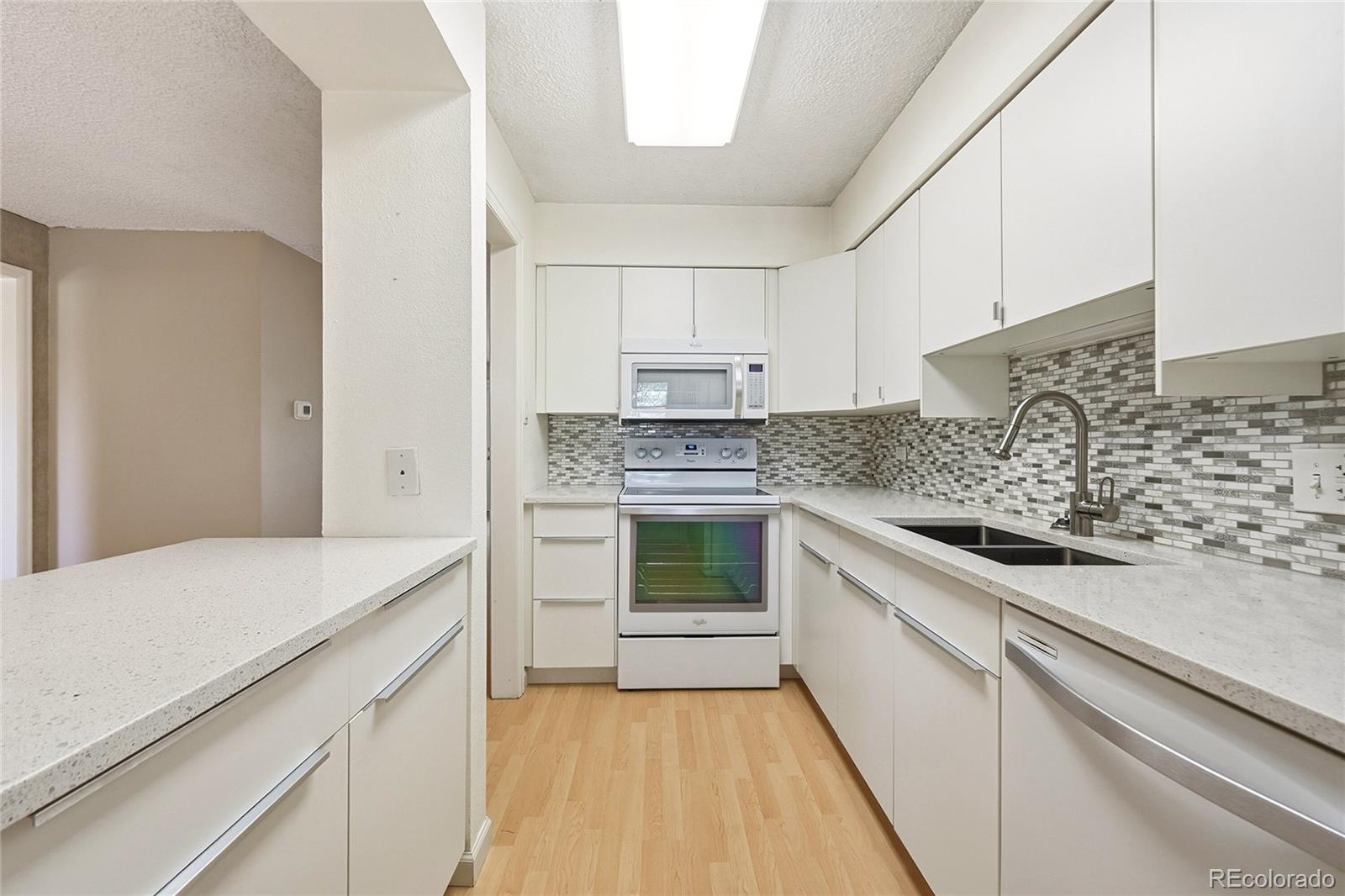 MLS Image #4 for 7110 s gaylord street,centennial, Colorado