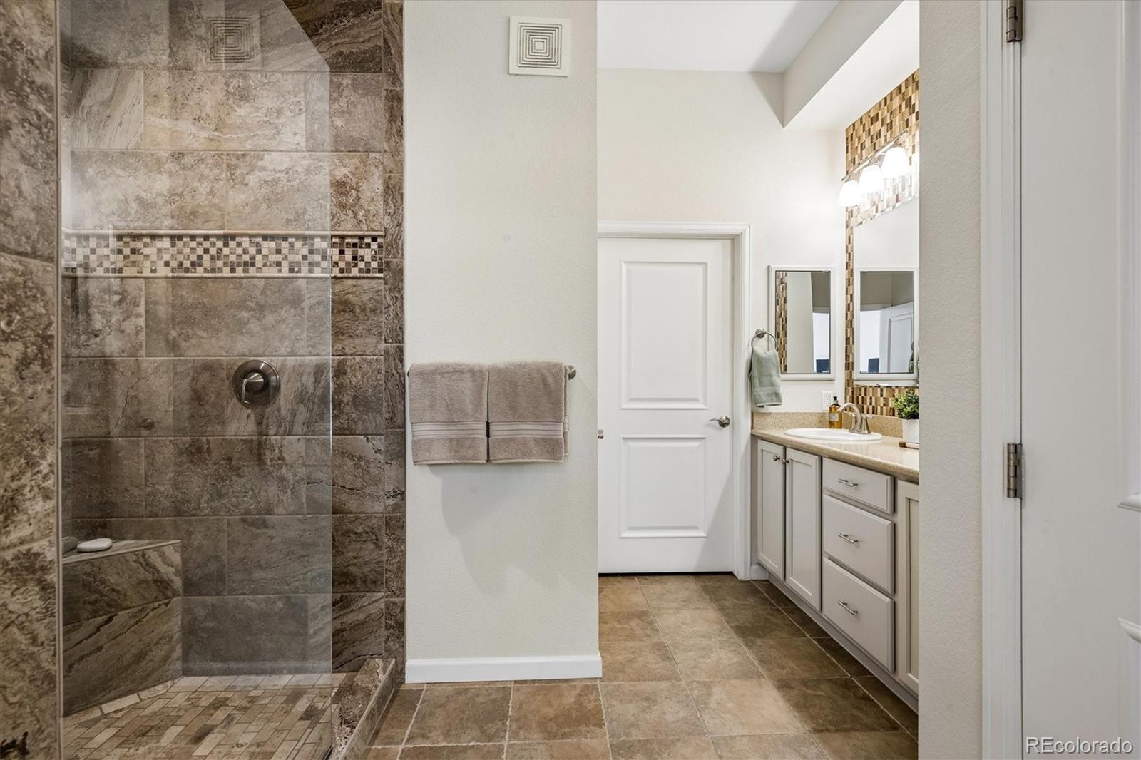 MLS Image #20 for 7820  inverness boulevard,englewood, Colorado