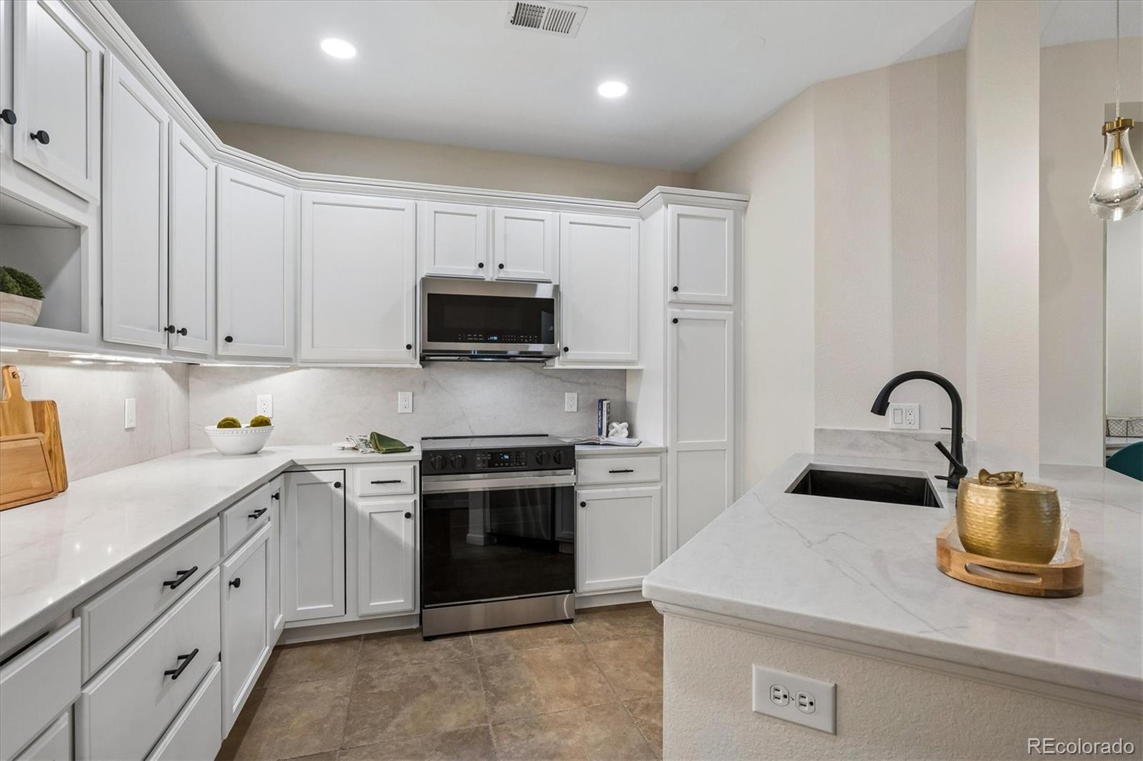 MLS Image #3 for 7820  inverness boulevard,englewood, Colorado