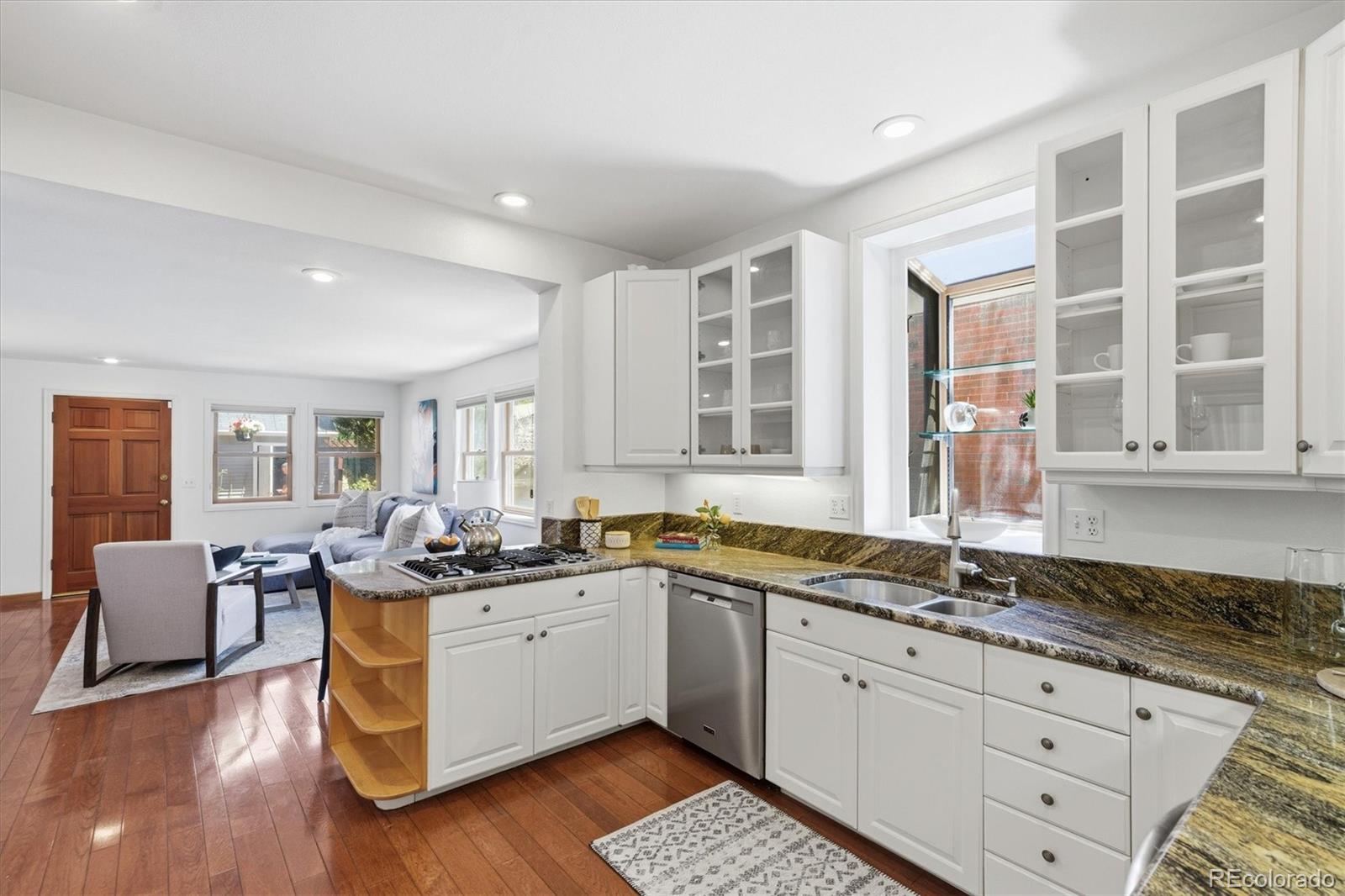 MLS Image #9 for 942 s pennsylvania street,denver, Colorado