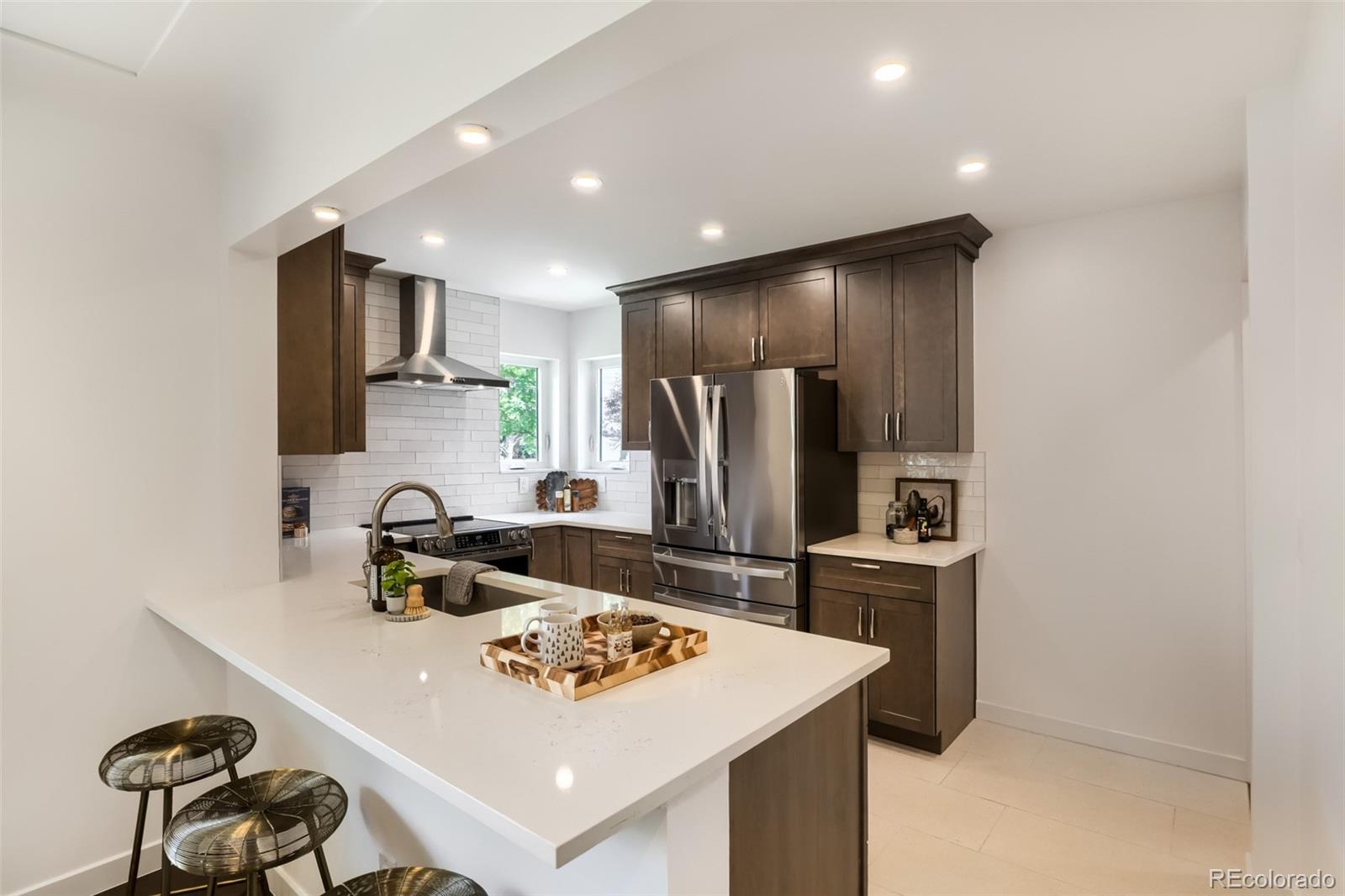 MLS Image #15 for 940  magnolia street,denver, Colorado